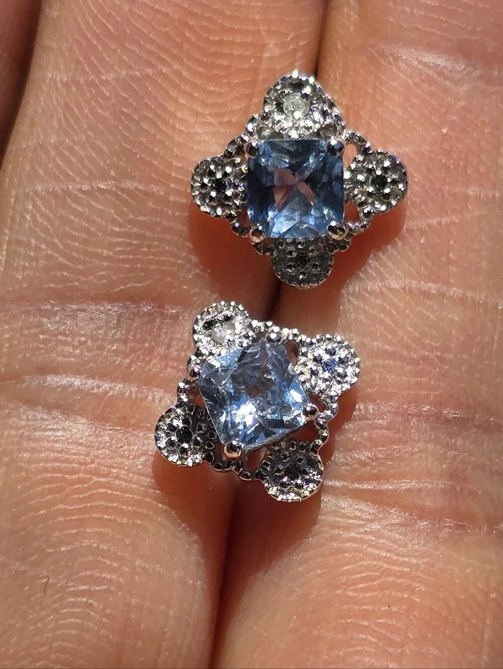 NWT sterling silver 925 blue diamond clover diamond accent December studs earrin